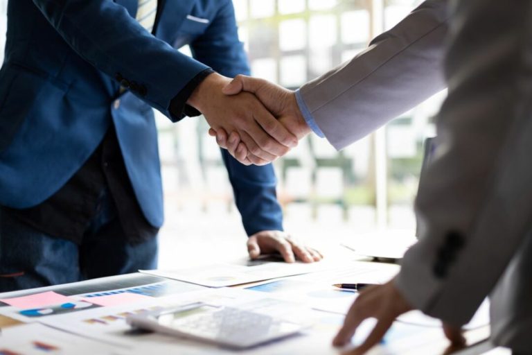 HANDSHAKE-BUSINESS-CONTRACT-VENDOR-iStock-38359-1474838897